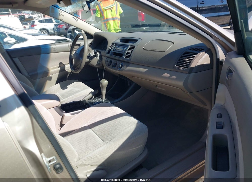 2002 TOYOTA CAMRY LE VIN: JTDBE32K420018367