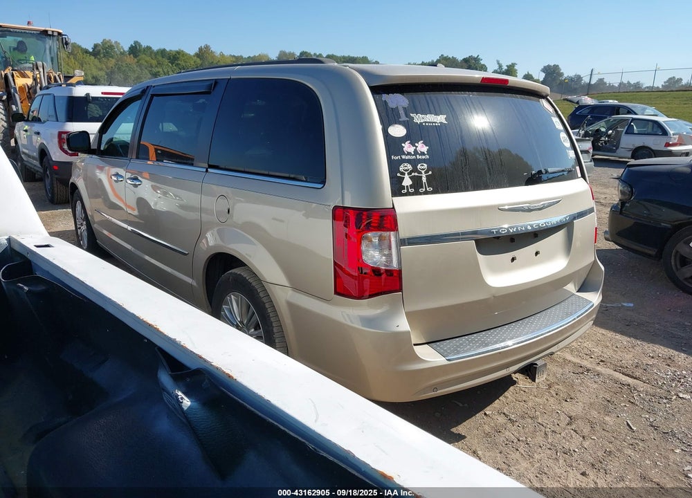 2016 CHRYSLER TOWN & COUNTRY VIN: 2C4RC1CG3GR283569