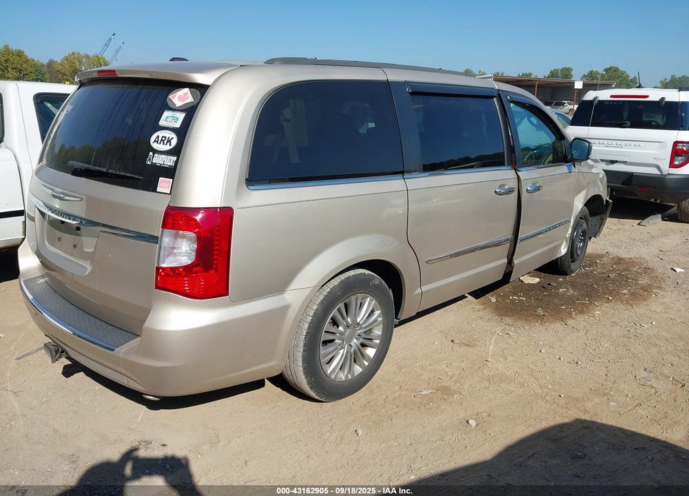 2016 CHRYSLER TOWN & COUNTRY VIN: 2C4RC1CG3GR283569