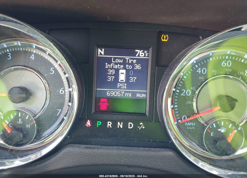 2016 CHRYSLER TOWN & COUNTRY VIN: 2C4RC1CG3GR283569