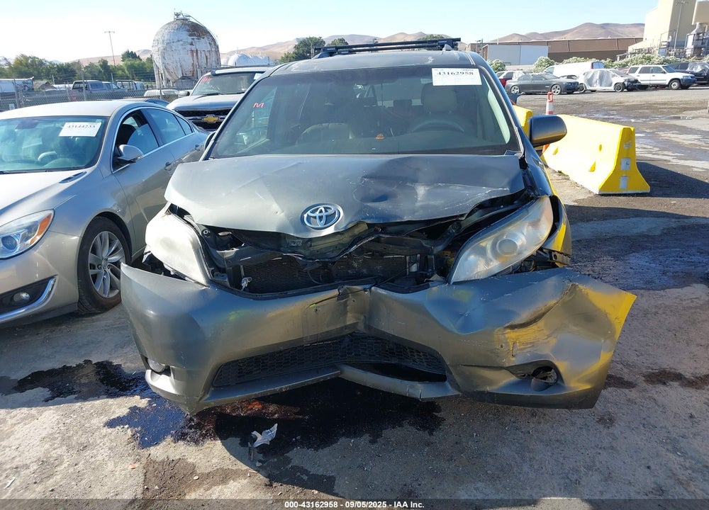 2011 TOYOTA SIENNA XLE V6 VIN: 5TDYK3DC6BS051294