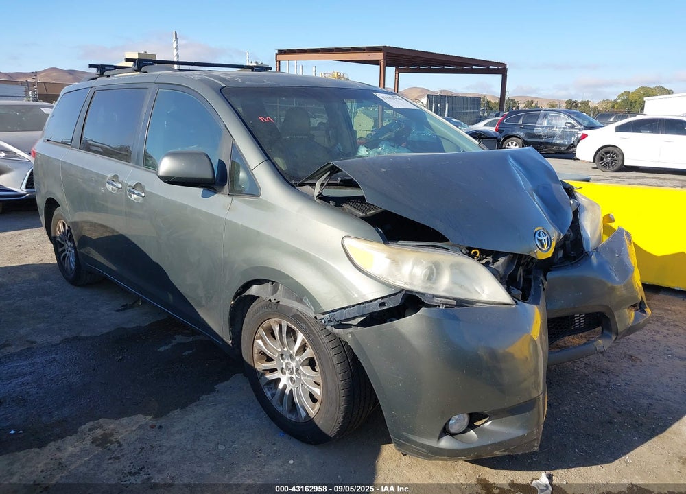 2011 TOYOTA SIENNA XLE V6 VIN: 5TDYK3DC6BS051294