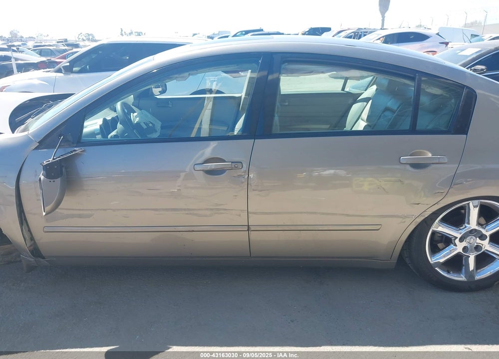 2004 NISSAN MAXIMA 3.5 SE VIN: 1N4BA41E74C829665