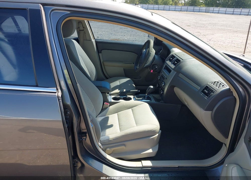 2011 FORD FUSION VIN: 3FAHP0HG3BR271983