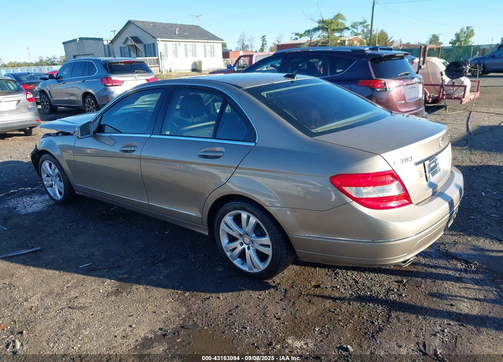 2011 MERCEDES-BENZ C CLASS VIN: WDDGF8BBXBR142094