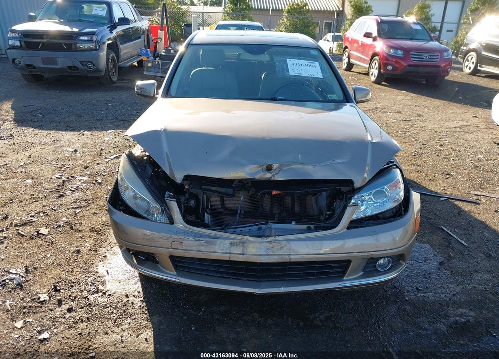 2011 MERCEDES-BENZ C CLASS VIN: WDDGF8BBXBR142094