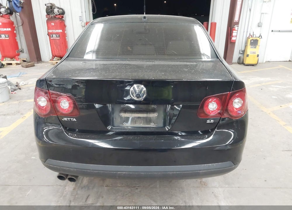 2010 VOLKSWAGEN JETTA VIN: 3VWRZ7AJ2AM161345