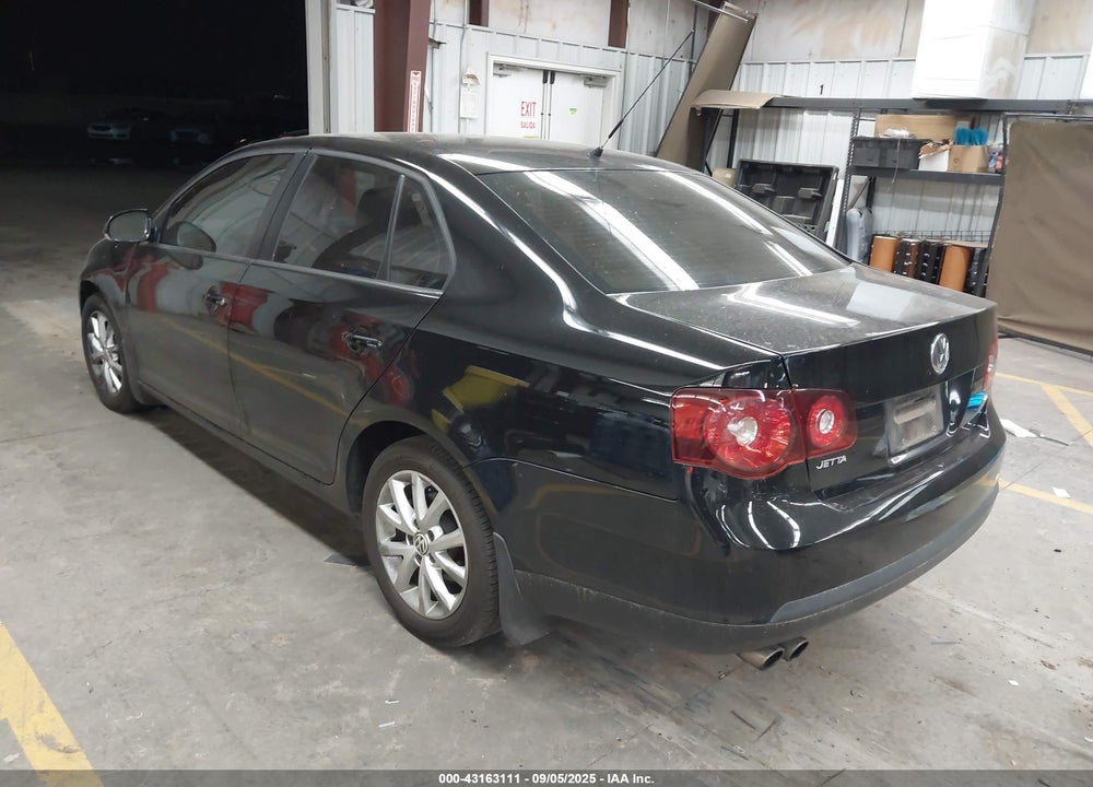 2010 VOLKSWAGEN JETTA VIN: 3VWRZ7AJ2AM161345