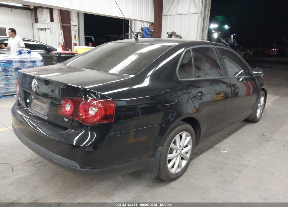 2010 VOLKSWAGEN JETTA VIN: 3VWRZ7AJ2AM161345