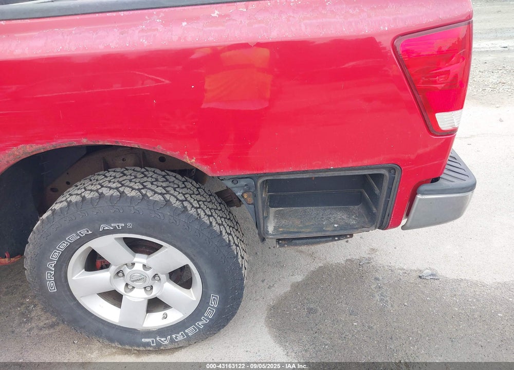 2005 NISSAN TITAN SE VIN: 1N6AA07B85N524884