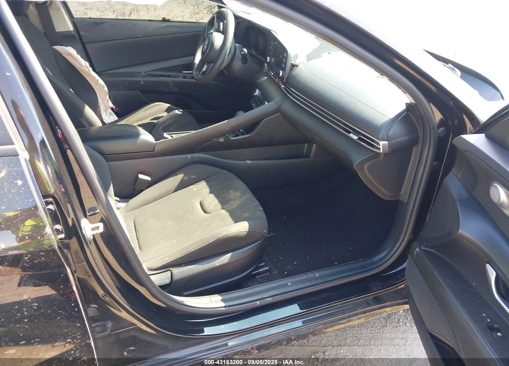 2023 HYUNDAI ELANTRA VIN: KMHLM4AG8PU391675
