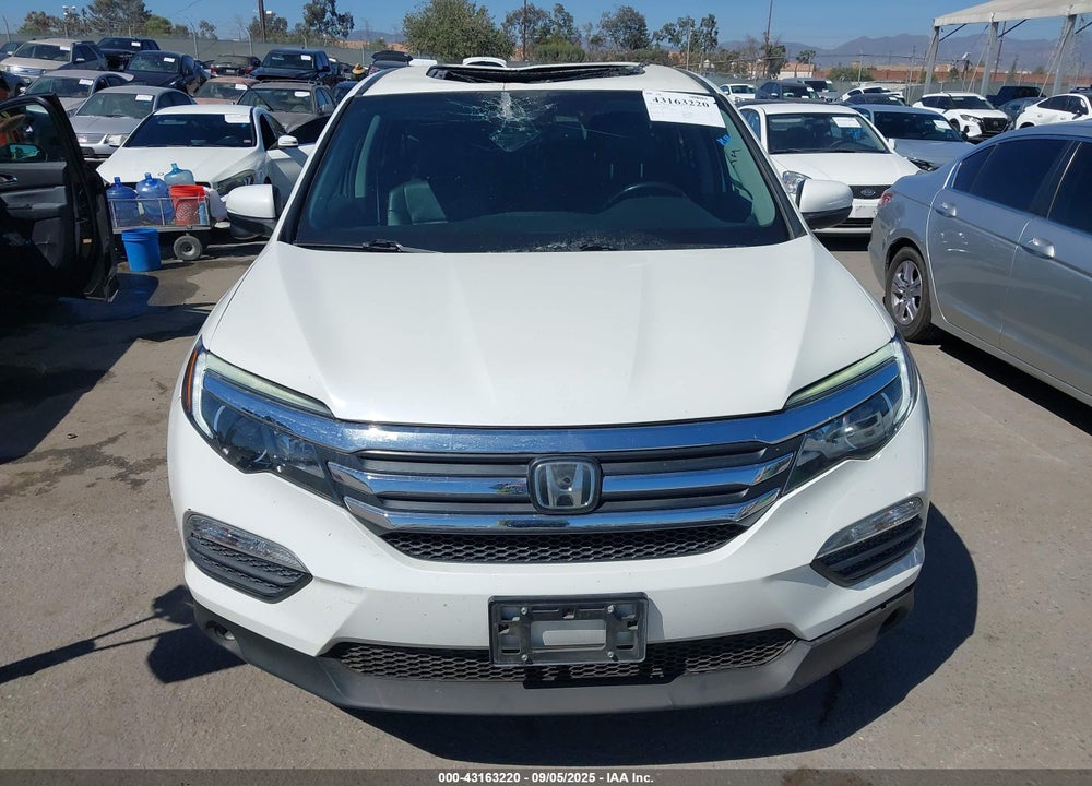 2017 HONDA PILOT VIN: 5FNYF6H68HB104326