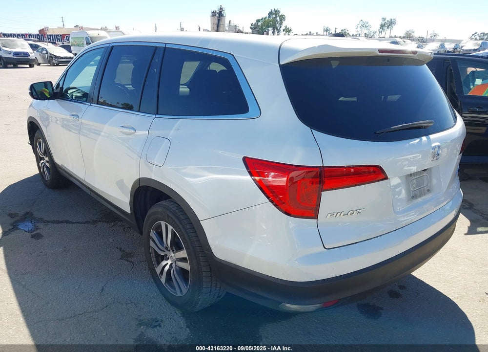 2017 HONDA PILOT VIN: 5FNYF6H68HB104326