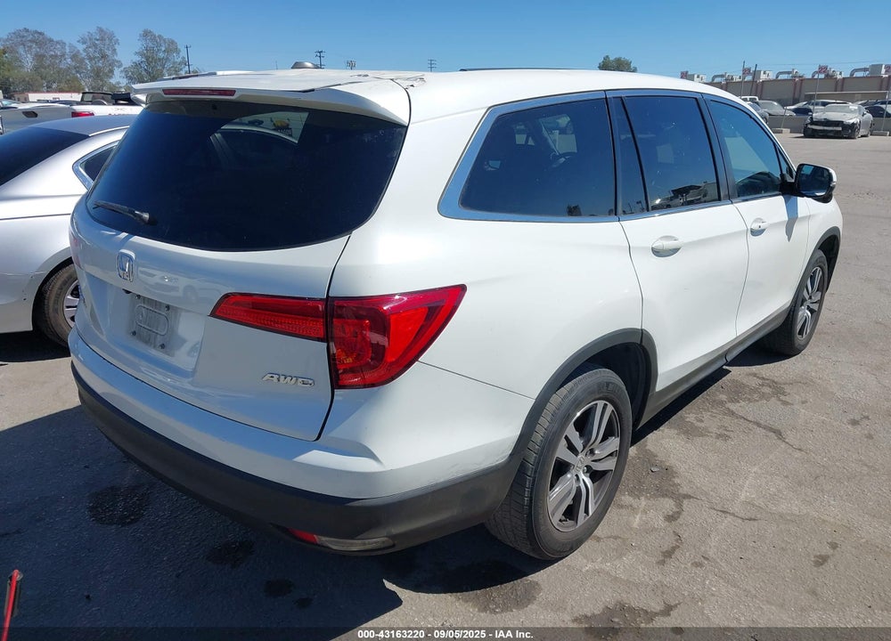 2017 HONDA PILOT VIN: 5FNYF6H68HB104326