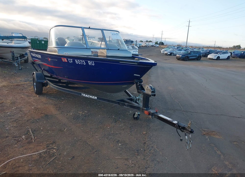 2016 TRACKER OTHER VIN: BUJ11503J415