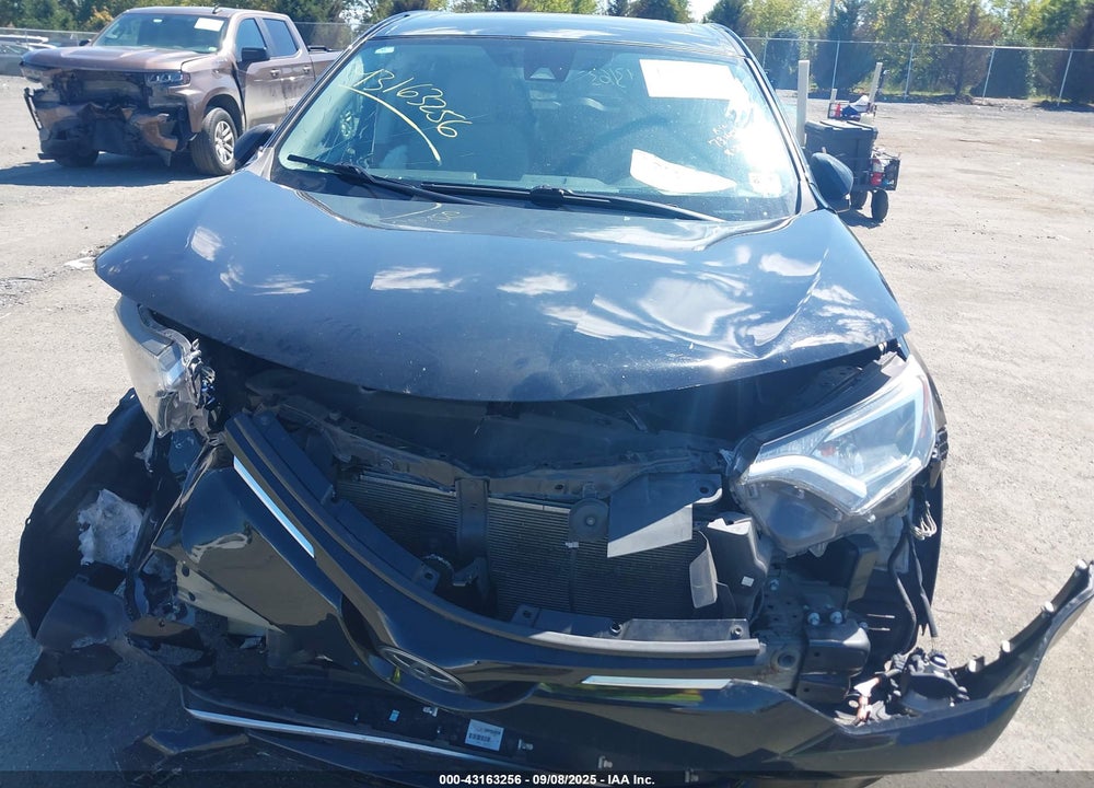 2018 TOYOTA RAV4 VIN: 2T3WFREV4JW481174