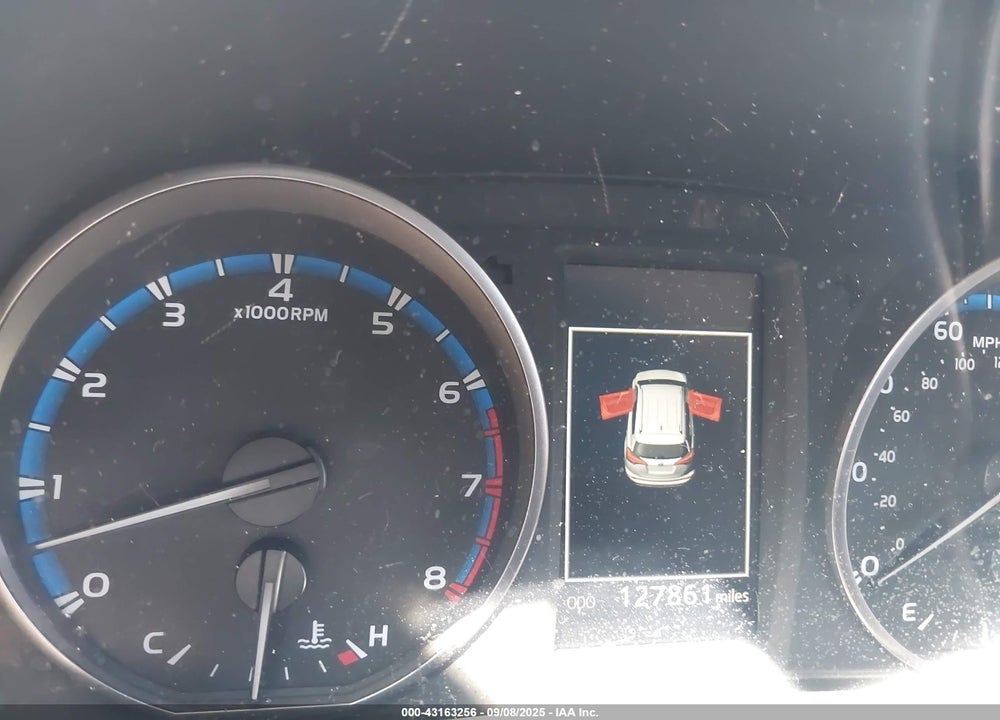 2018 TOYOTA RAV4 VIN: 2T3WFREV4JW481174