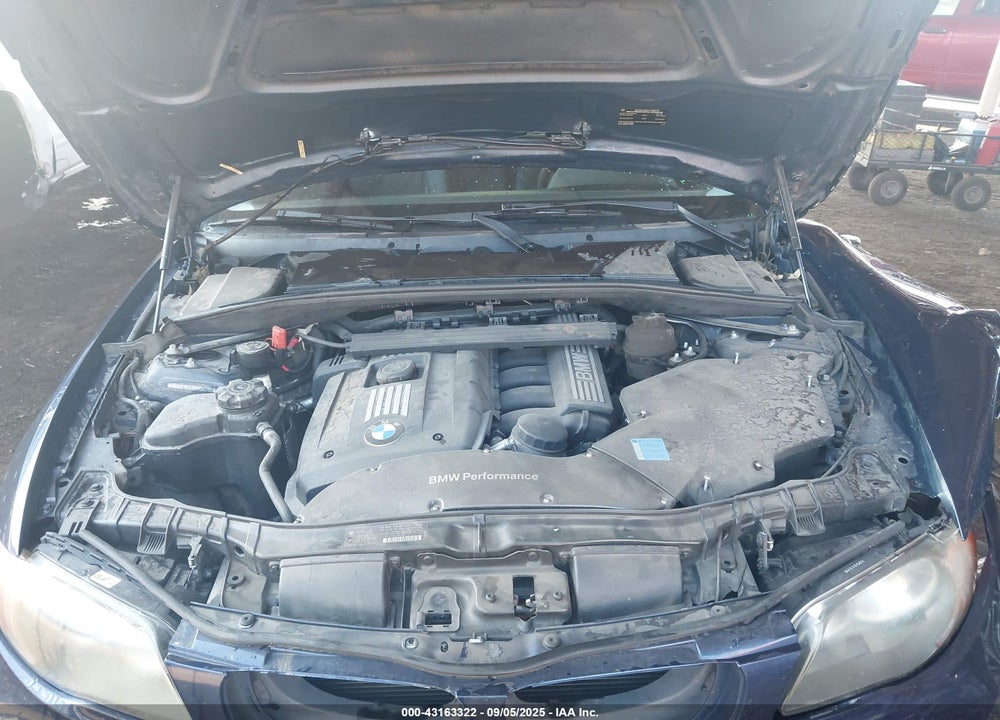 2011 BMW 1 SERIES VIN: WBAUP7C51BVM54788