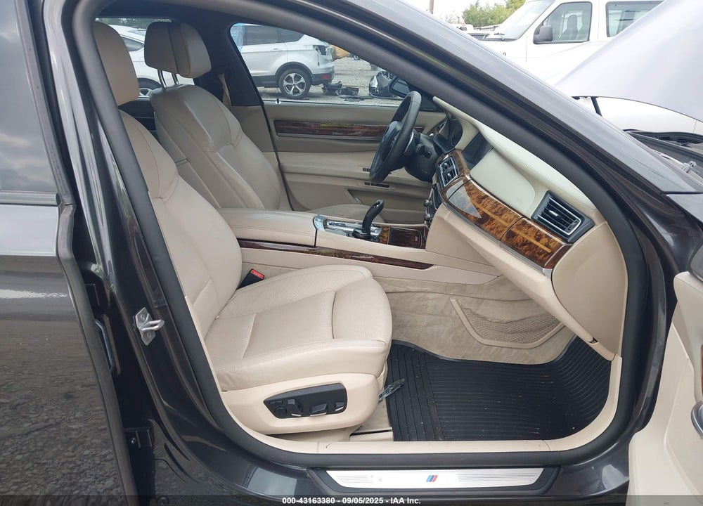 2014 BMW ALPINA B7 VIN: WBAYE8C59ED780586