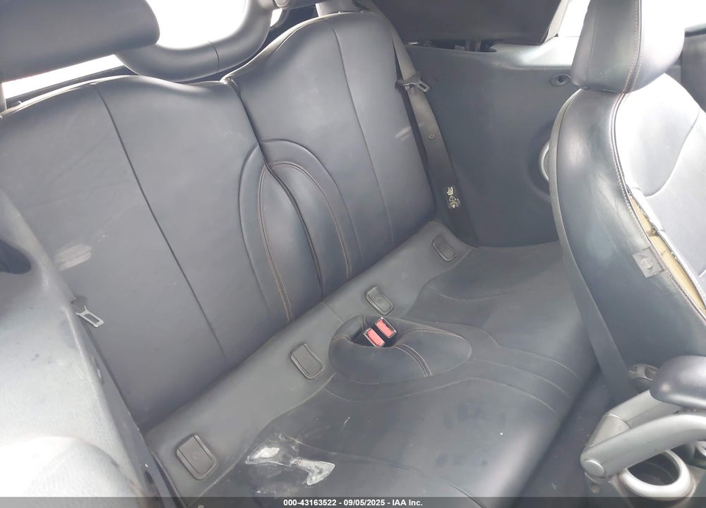 2006 MINI COOPER VIN: WMWRH33516TF85977