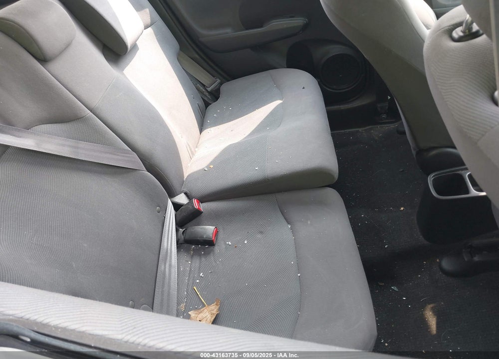 2013 HONDA FIT VIN: JHMGE8H39DC041081