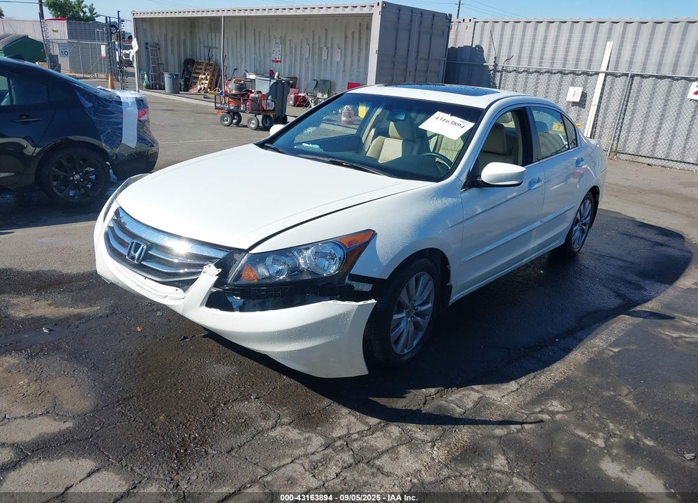 2011 HONDA ACCORD VIN: 1HGCP3F85BA007578