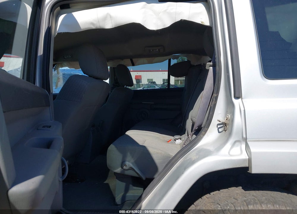 2006 JEEP COMMANDER VIN: 1J8HG48N76C131206