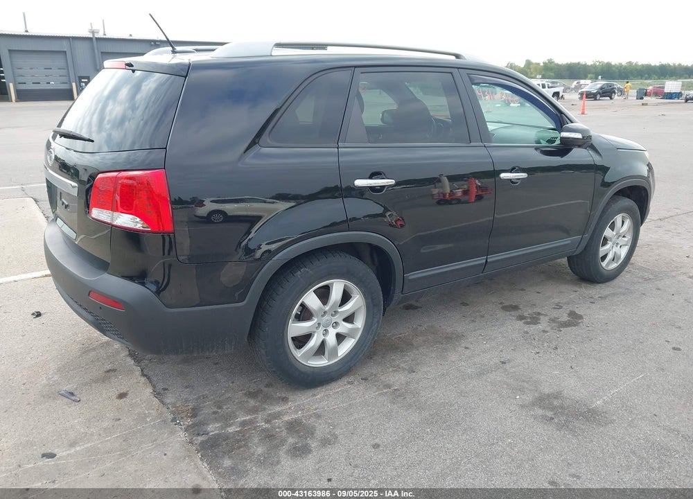 2012 KIA SORENTO VIN: 5XYKT3A62CG212501