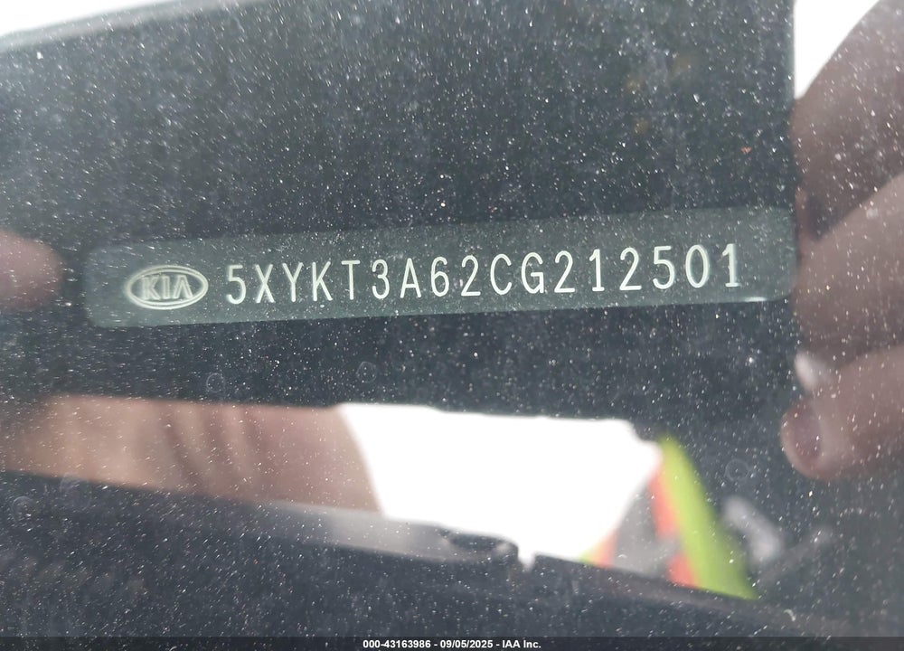 2012 KIA SORENTO VIN: 5XYKT3A62CG212501
