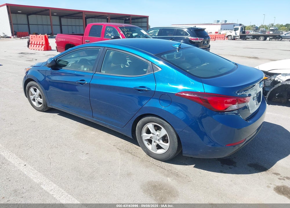 2015 HYUNDAI ELANTRA VIN: KMHDH4AE1FU393726