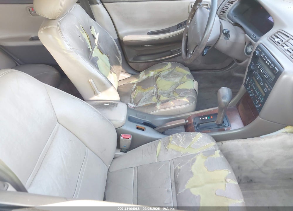 1994 LEXUS ES 300 VIN: JT8GK13T4R0058659