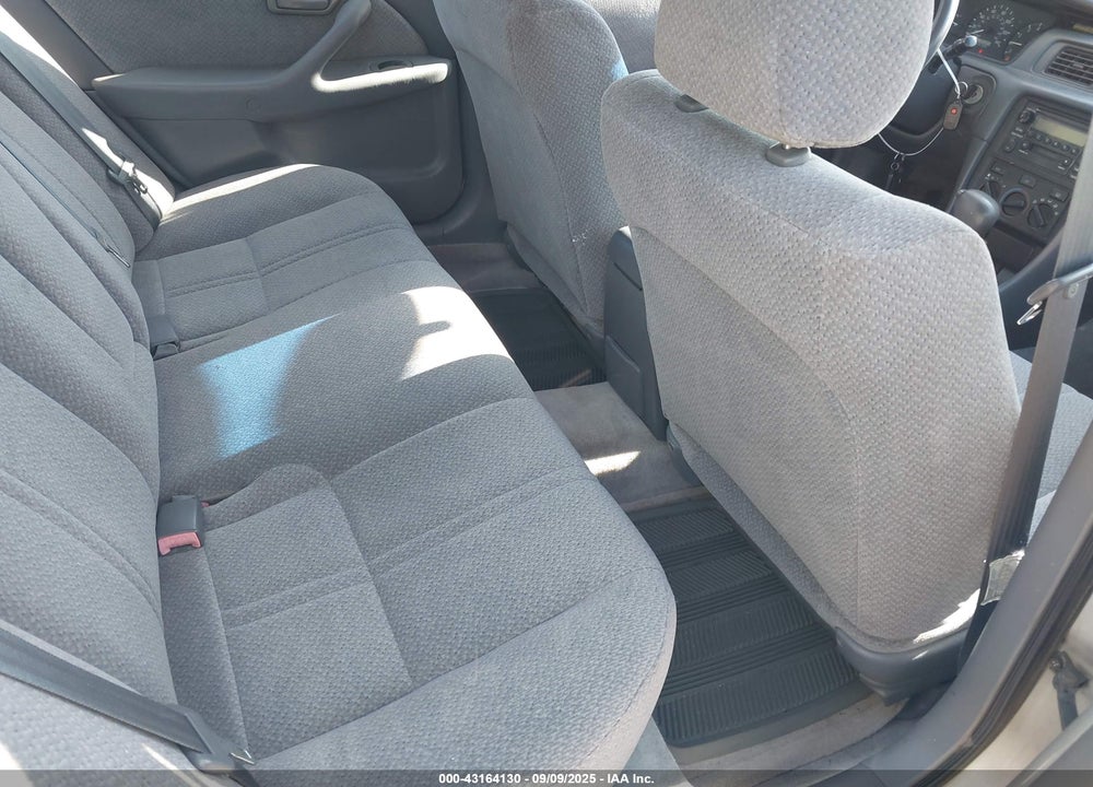 2000 TOYOTA CAMRY LE VIN: 4T1BG22K5YU632071