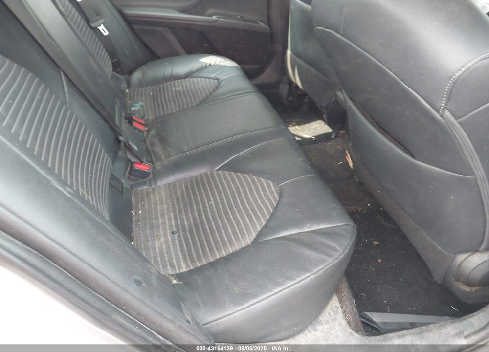 2019 TOYOTA CAMRY VIN: 4T1B11HK4KU175019