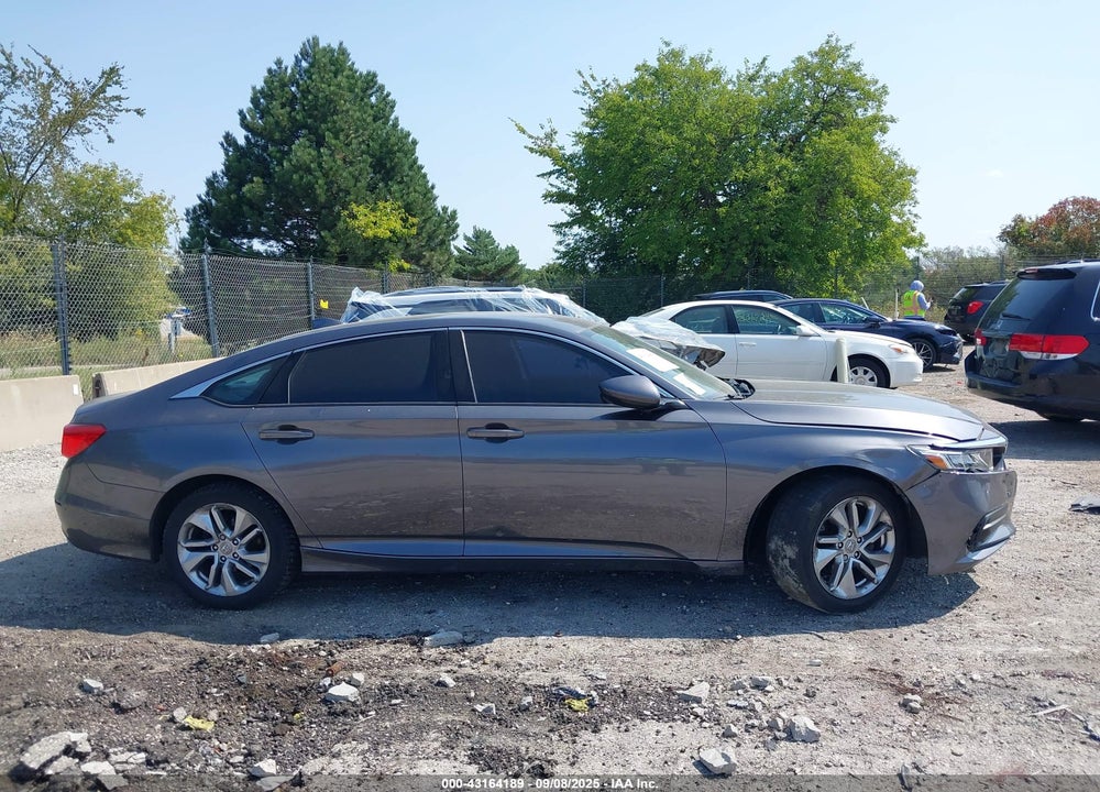2019 HONDA ACCORD VIN: 1HGCV1F13KA082695
