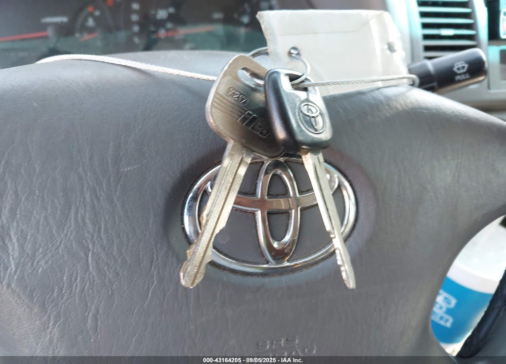 2002 TOYOTA CAMRY LE VIN: JTDBE30K520109683