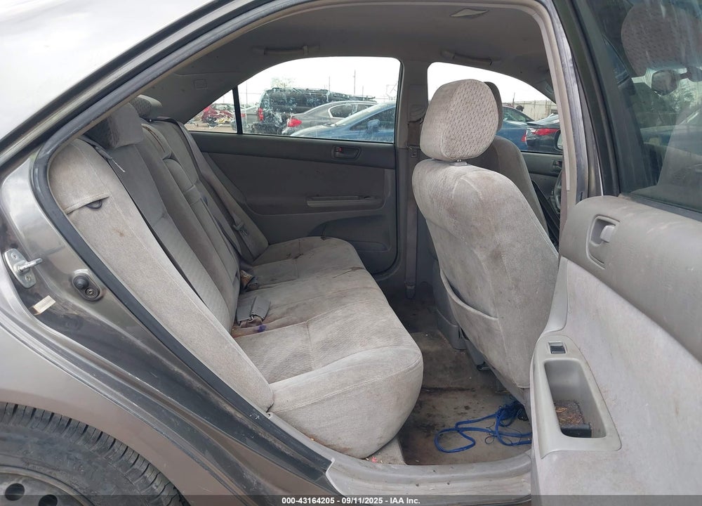 2002 TOYOTA CAMRY LE VIN: JTDBE30K520109683