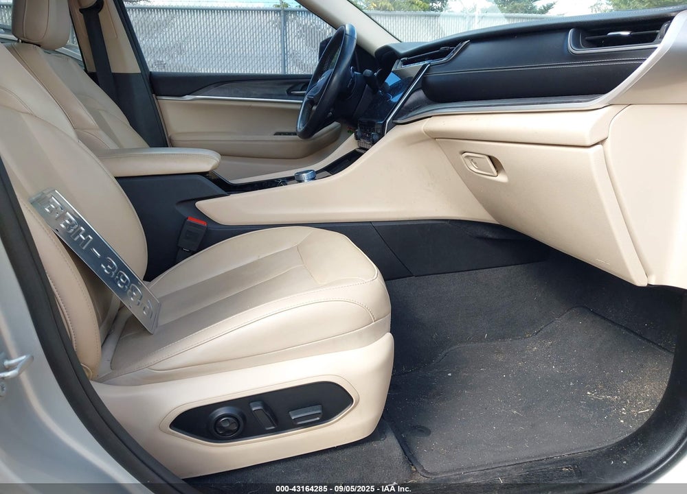 2021 JEEP GRAND CHEROKEE L VIN: 1C4RJKBG8M8123093