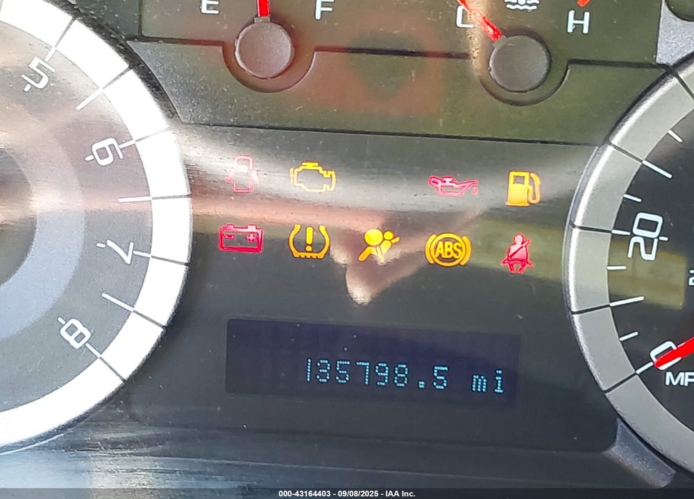 2010 FORD ESCAPE LIMITED VIN: 1FMCU0EG0AKD06060