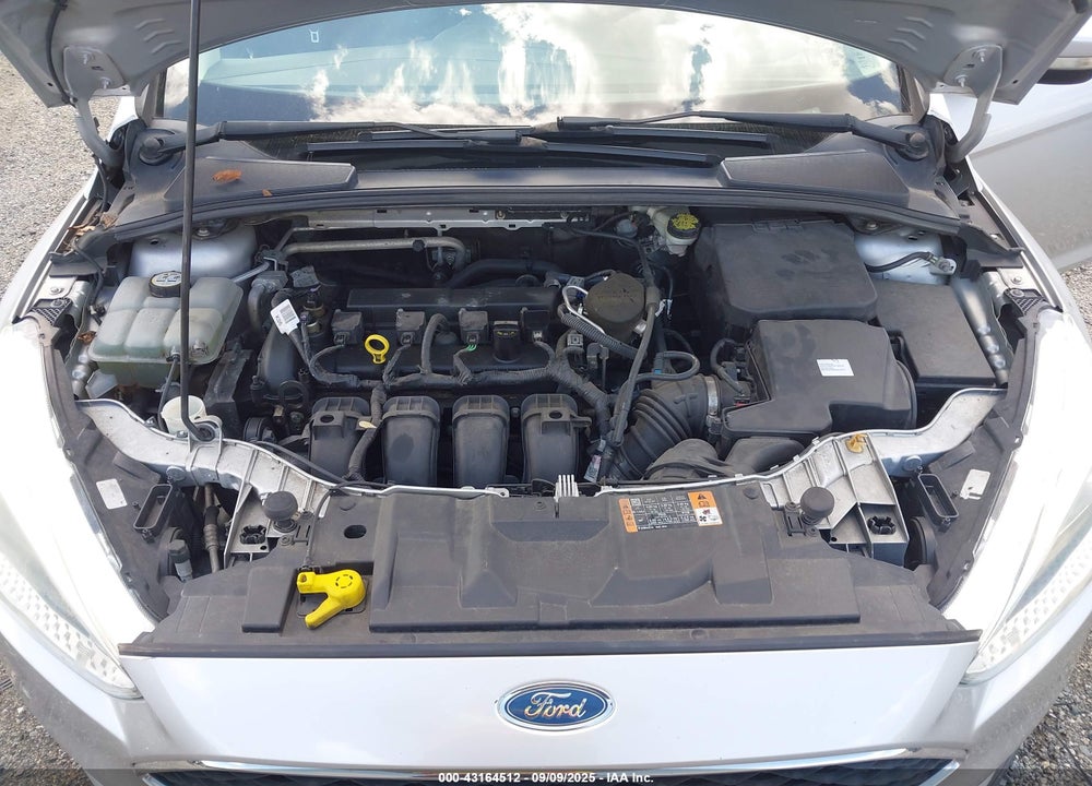 2015 FORD FOCUS SE VIN: 1FADP3F26FL325448