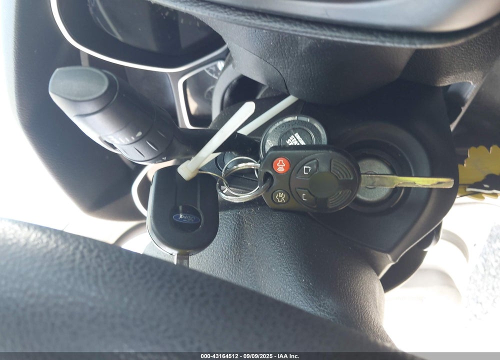 2015 FORD FOCUS SE VIN: 1FADP3F26FL325448