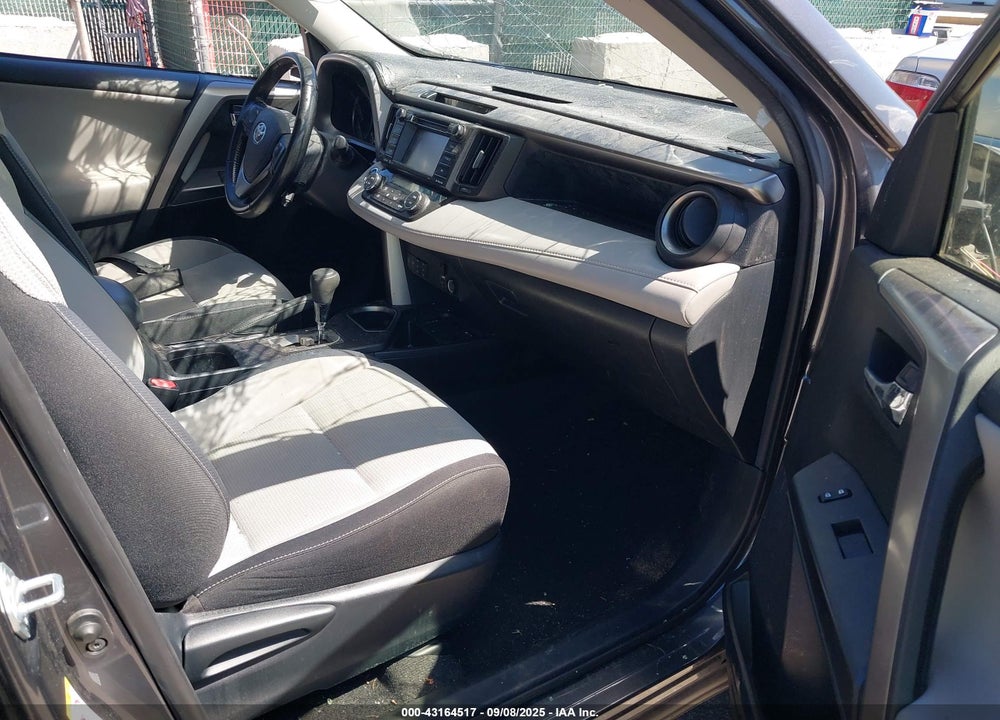 2018 TOYOTA RAV4 VIN: JTMRFREV5JJ234743