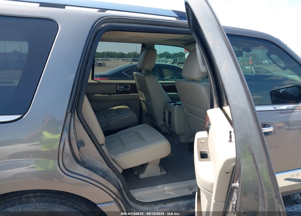 2013 LINCOLN NAVIGATOR VIN: 5LMJJ2H59DEL02269