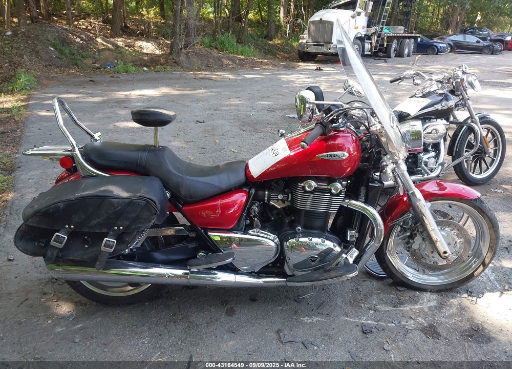 2010 TRIUMPH MOTORCYCLE THUNDERBIRD ABS VIN: SMTB01TL5AJ442385