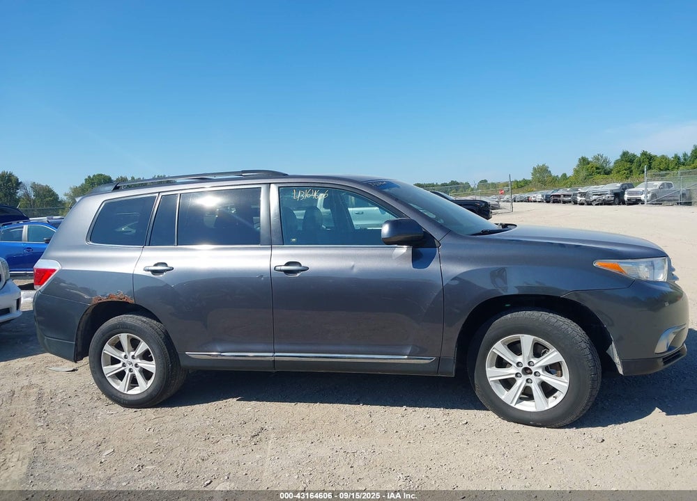 2013 TOYOTA HIGHLANDER SE V6 VIN: 5TDBK3EH7DS224677