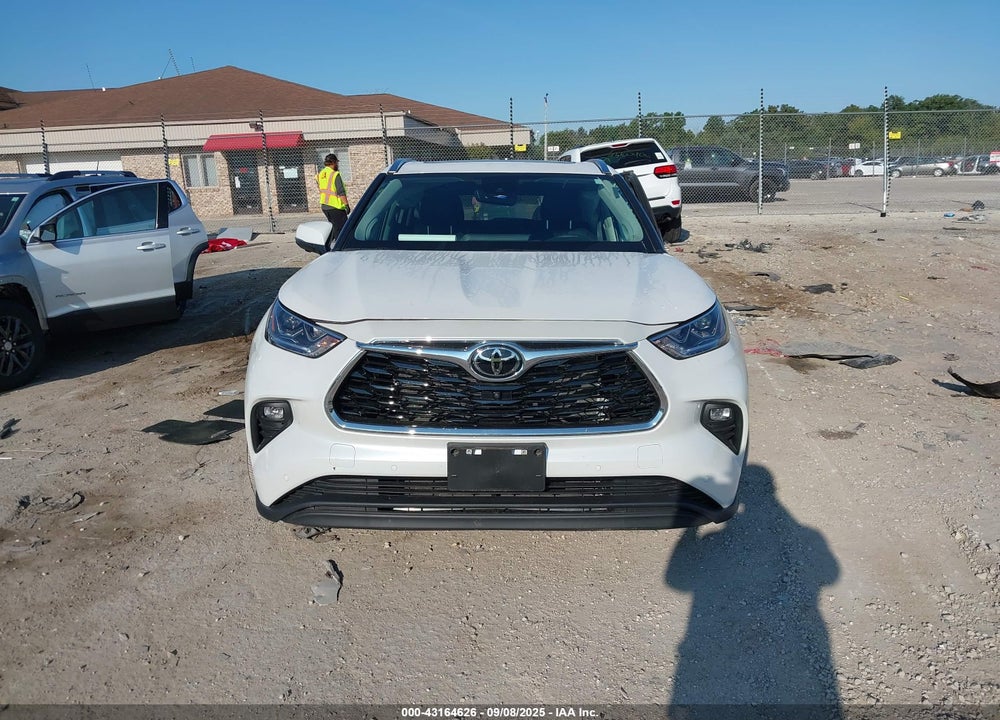 2024 TOYOTA HIGHLANDER VIN: 5TDKDRBH0RS550877