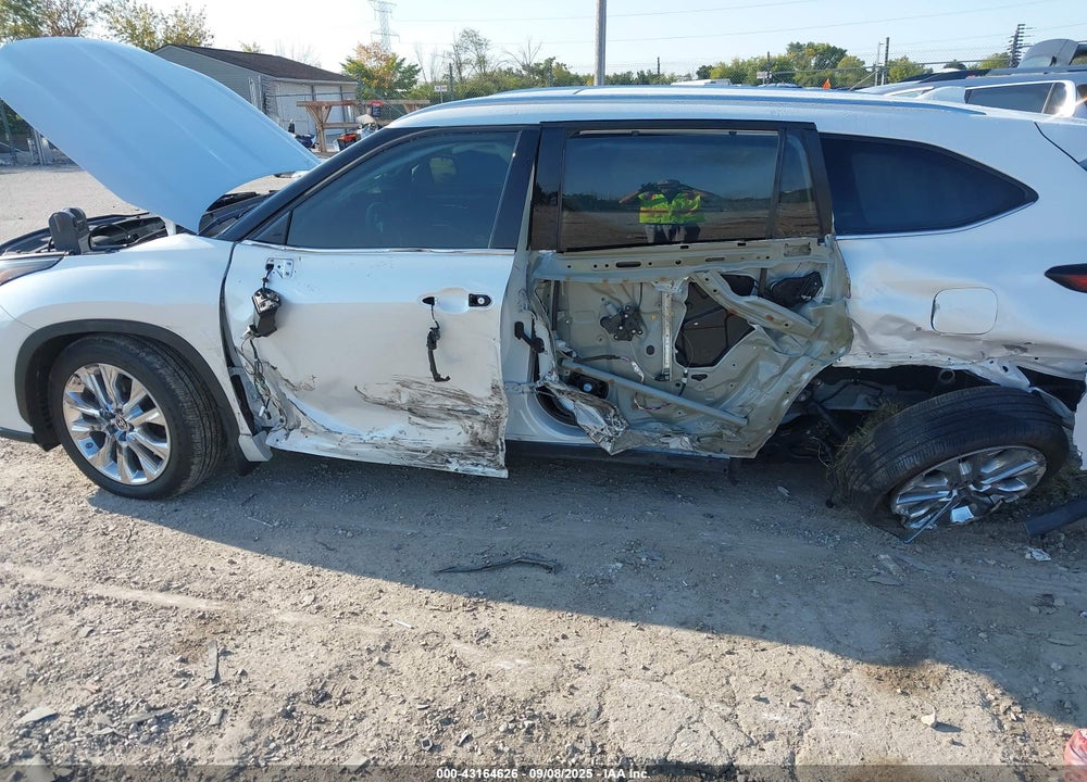 2024 TOYOTA HIGHLANDER VIN: 5TDKDRBH0RS550877