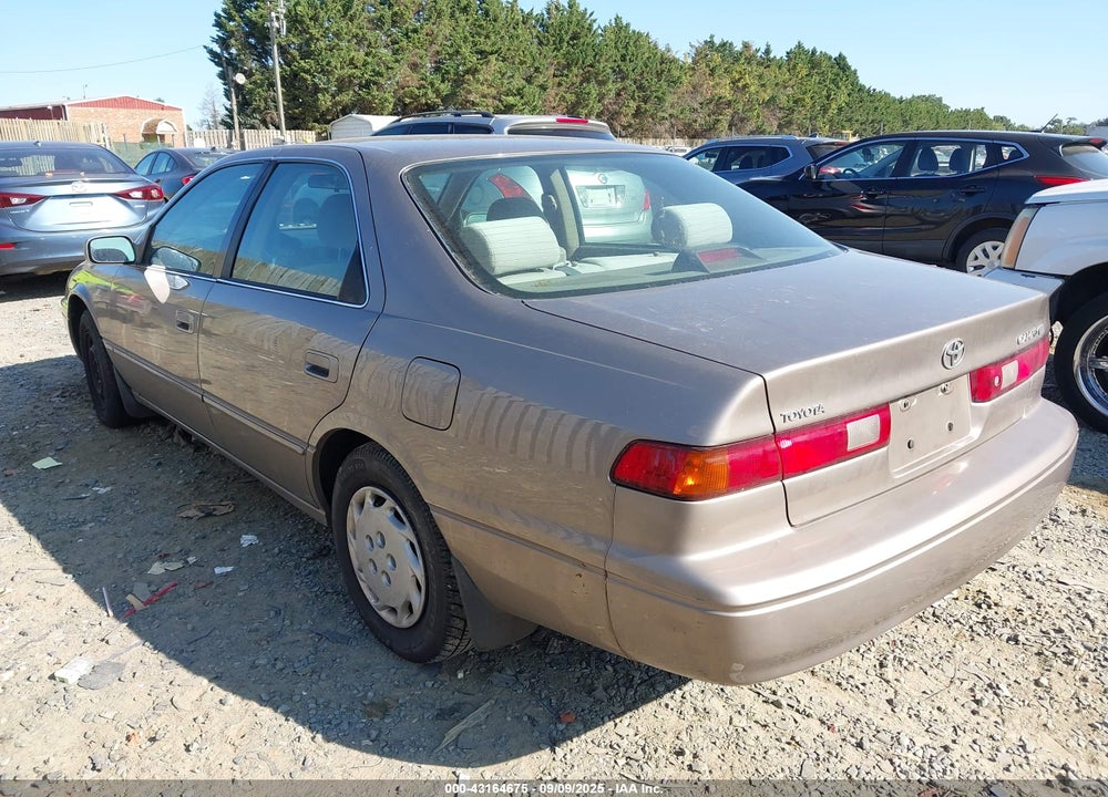 1999 TOYOTA CAMRY LE VIN: 4T1BG22K8XU877705