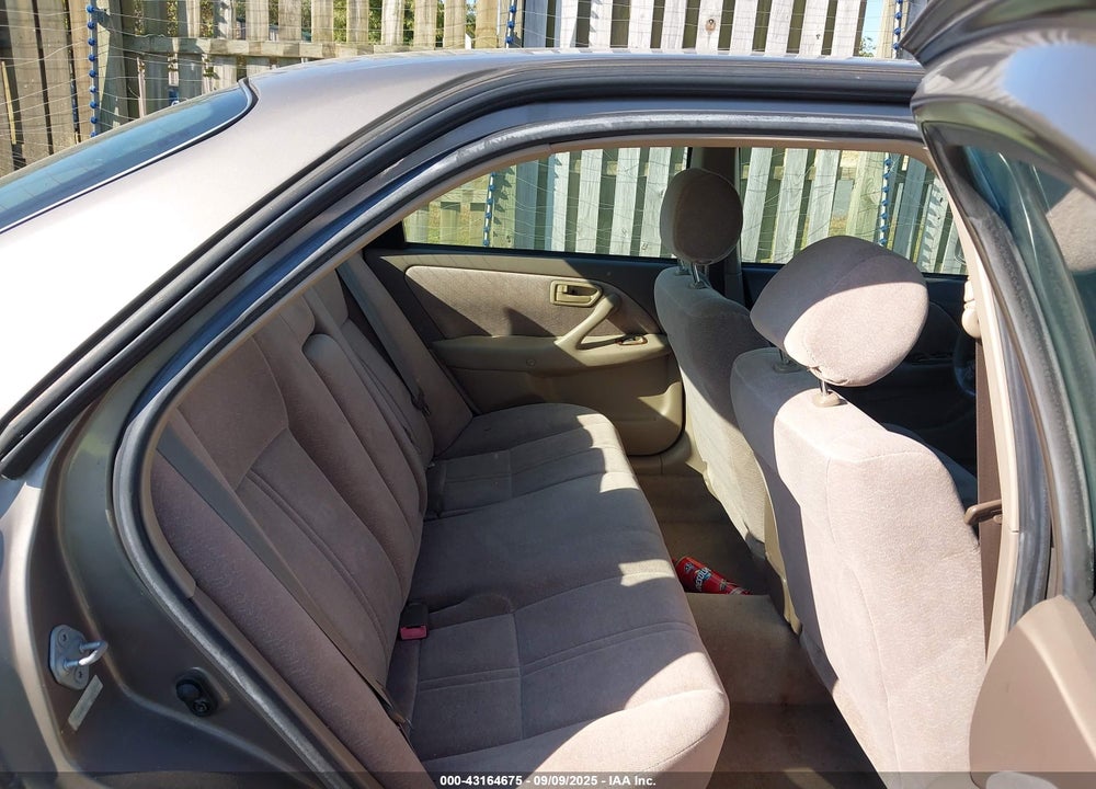 1999 TOYOTA CAMRY LE VIN: 4T1BG22K8XU877705