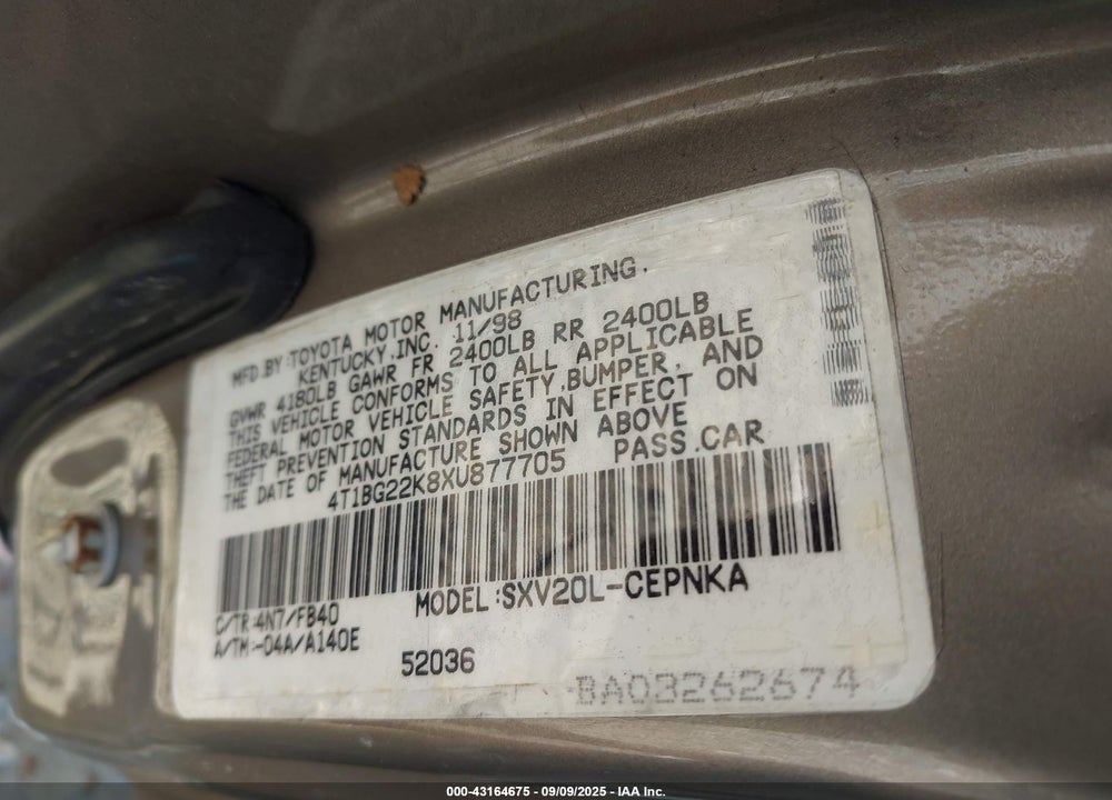 1999 TOYOTA CAMRY LE VIN: 4T1BG22K8XU877705