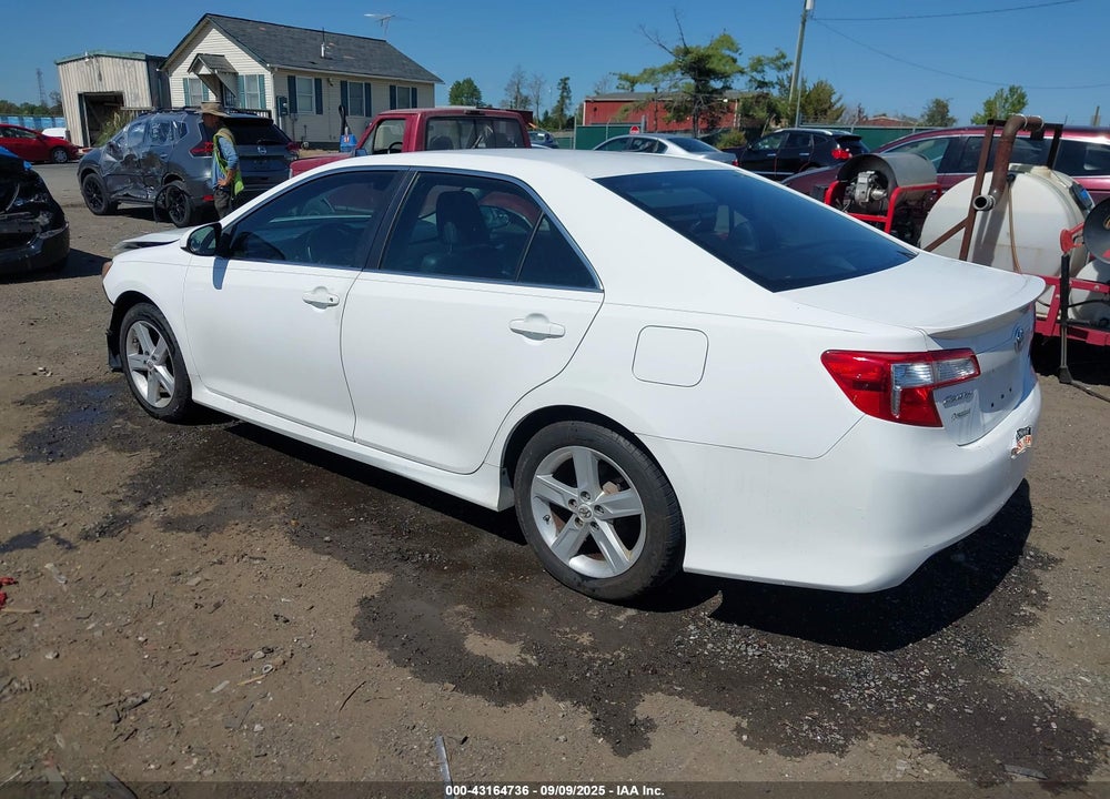 2013 TOYOTA CAMRY SE VIN: 4T1BF1FK7DU657538